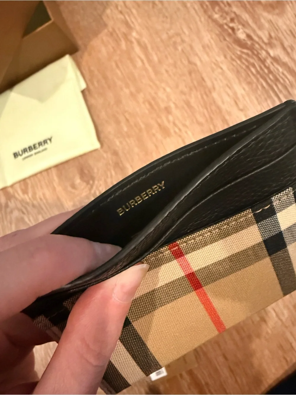 NEW Burberry Sandon vintage check black and plaid grain leather card holder